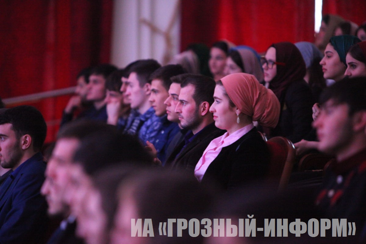 «Простая Встреча» в рамках акции "180318: Мы выбираем сильную страну" прошла в Чеченском государственном университете