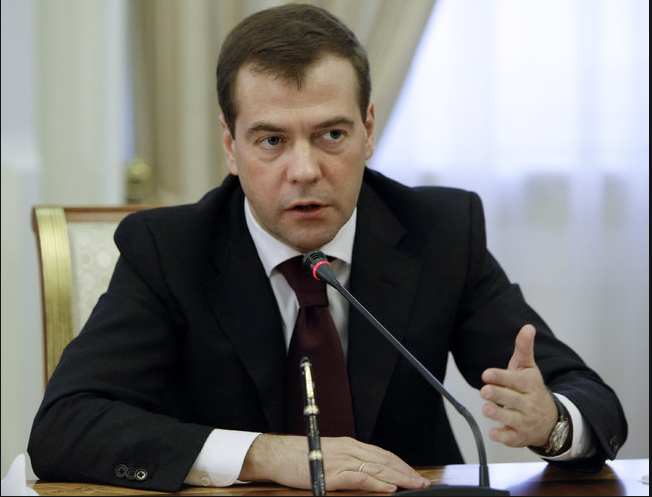 Д.Медведев подписал план действий в экономике РФ на 2016-й