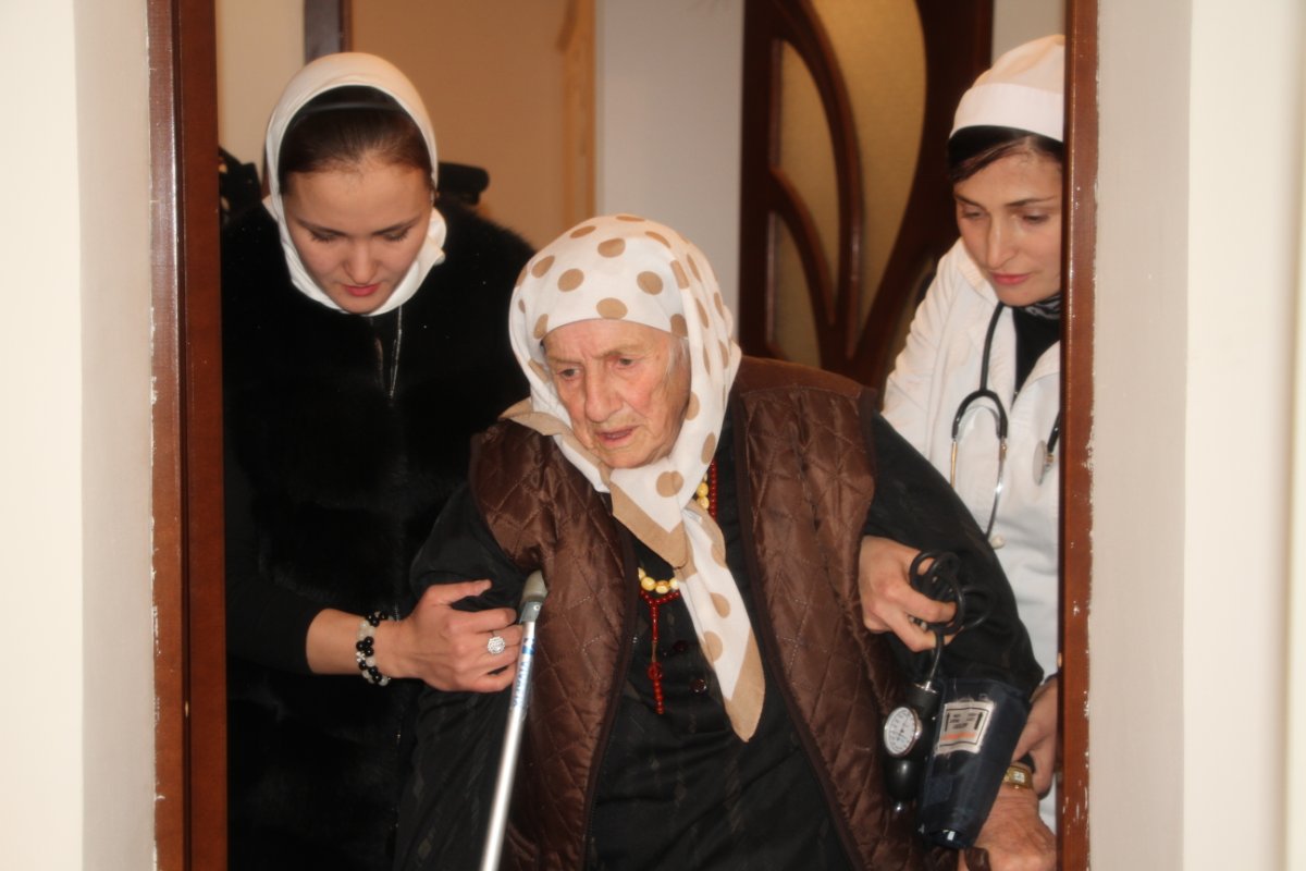 104-летняя Мадина Алиева обрела дом и семью — Возвращение на отчизну