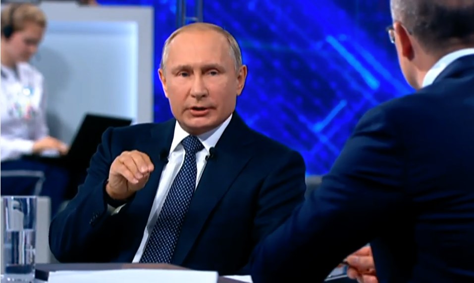 В.Путин считает недопустимой ситуацию с ростом цен на бензин