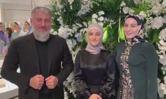 Айшат Кадырова выпустила мусульманскую спортивную одежду