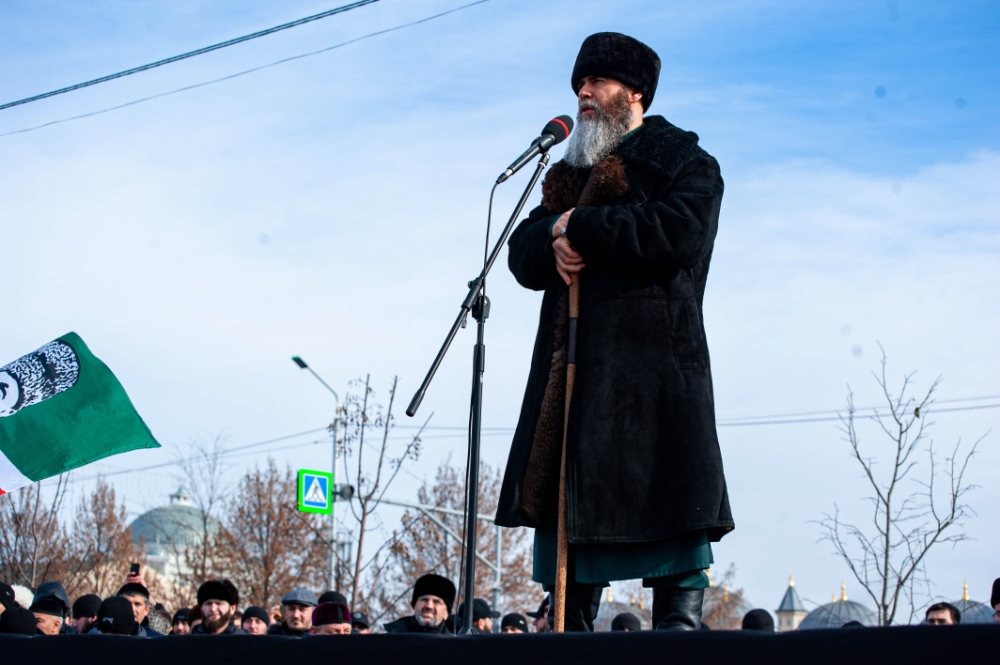 митинг в грозном. русские в грозном 2022. митинг в грозном. семья янгулбаевых чечня. грозный грозный информ.