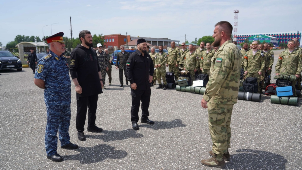 Ахмат батальон добровольцы. Добровольцы ахмат. Выплаты добровольцам ахмат. Добровольцы ахмат на украине. Фото российских военных на украине.