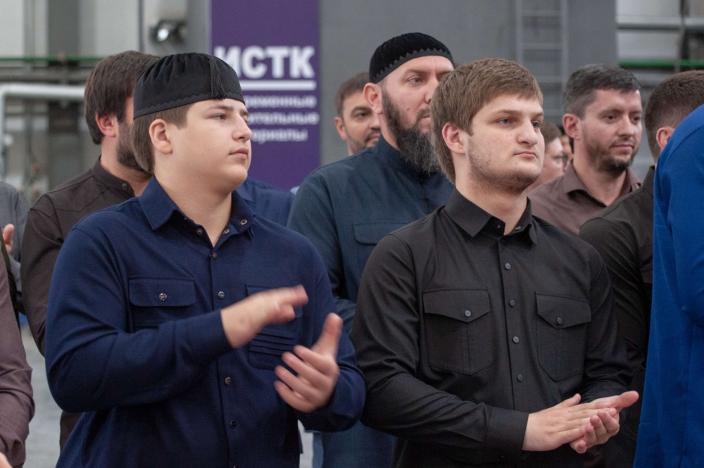 Чеченская организация. Чеченские минеральные воды. Чечня 1995 штурм грозного. Боевики чечня 1 компания. Арма 3 чечня.