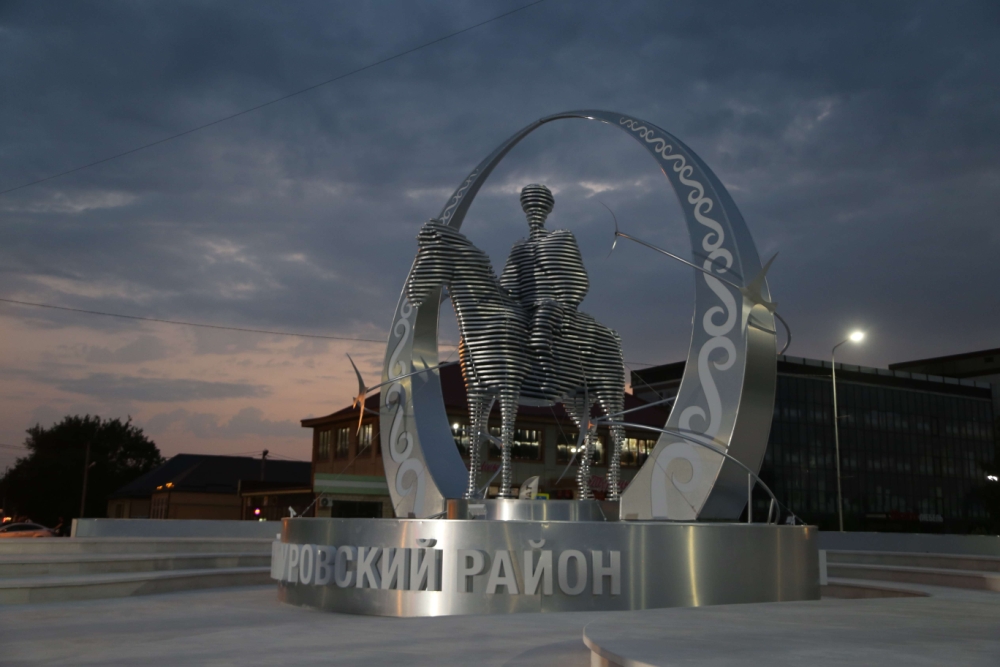 грозный переулок леонова 12/2. байсангуровский район чечня. парк хусейна грозный. грозный ул леонова 12. парк имени хусейна бен талала.