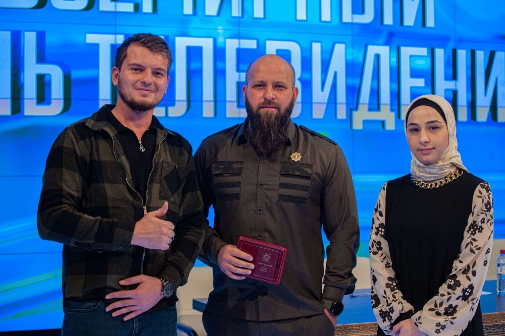 Все ведущие телеканала грозный. Все ведущие телеканала грозный. Грозный фото 2022 многофункциональная агентство. Джамболат чеченэнерго. Ризван.