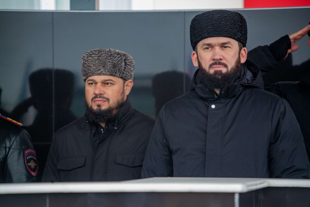 Рамзан кадыров и золотов. Золотовым кадыров. Глава росгвардии виктор золотов. Виктор золотов и рамзан кадыров. Золотовым кадыров.