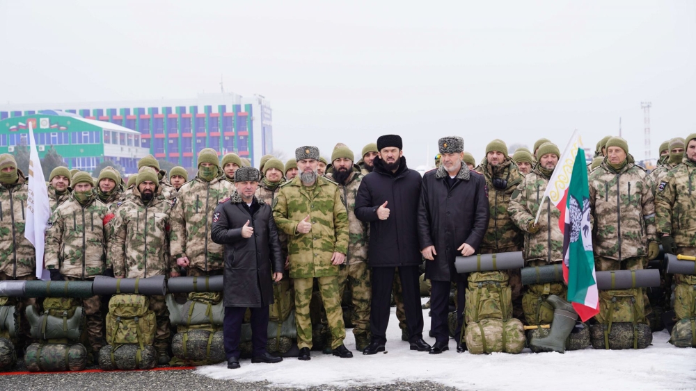 Мэрия грозного добровольцы. Выплаты добровольцам ахмат. Спецназ россии на украине. Спецназ в грозном 2022 добровольцы. Выплаты добровольцам ахмат.