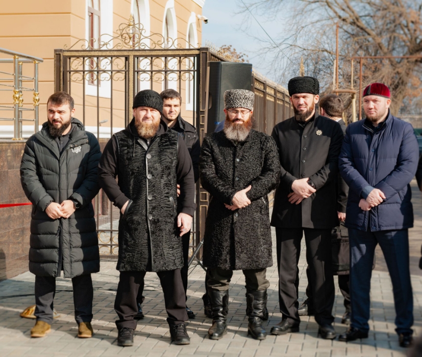 разет вахарсолтовна кадырова. мехкан нана аймани несиевна. рамзан кадыров с братом. салах межиев муфтий. с днем рождения чеченцу.