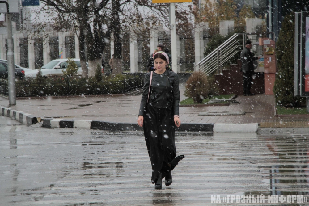 Прогноз грозный сегодня. Дождь в Грозном. Снег в Грозном. Снегопад в Грозном. Дожди в городе Грозном.