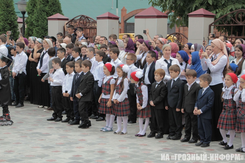 средняя школа 56 город грозный. школы г грозного. 60 школа грозный. городок нефтемайск грозный. город грозный школа 20.