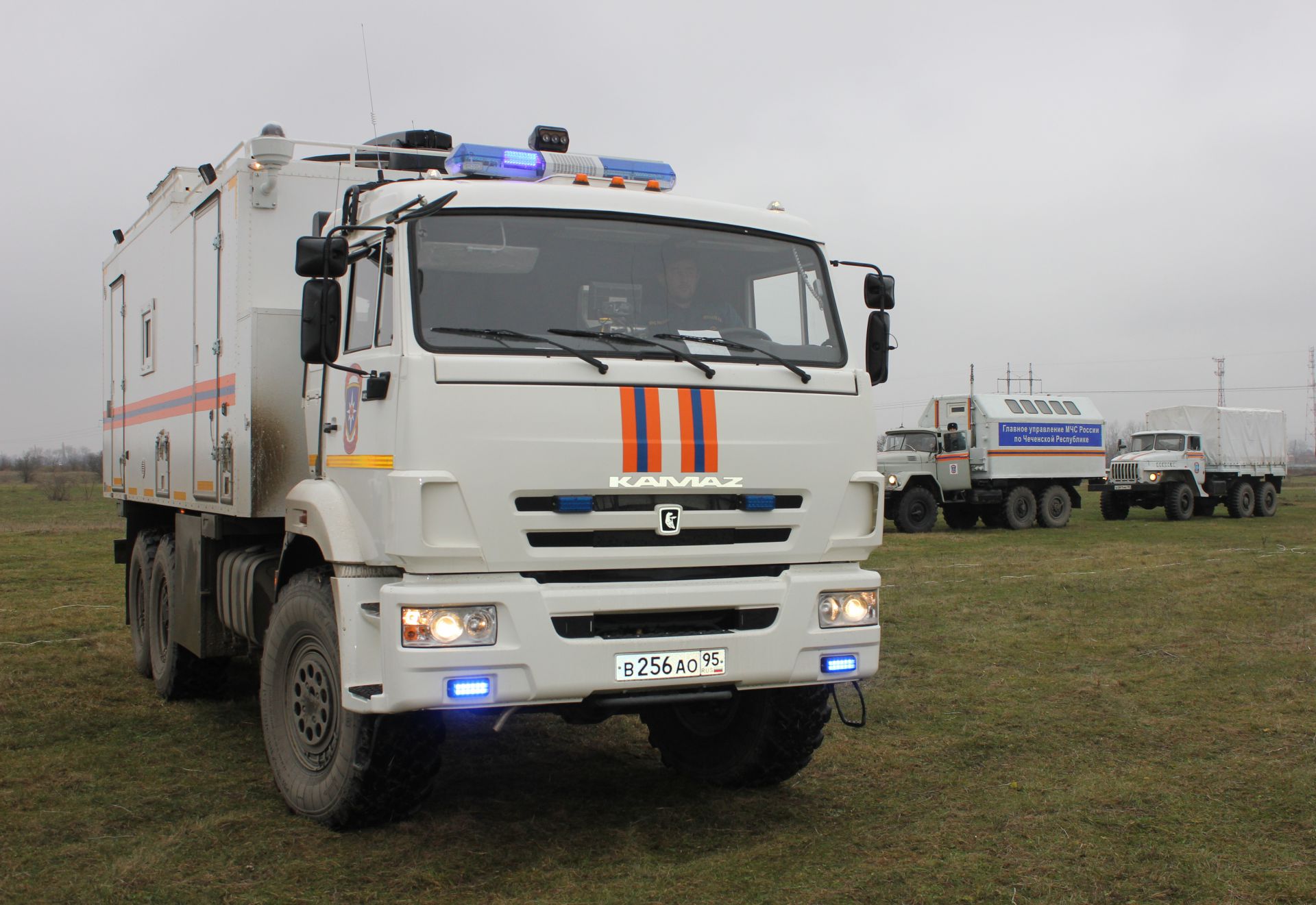 камаз евро 6520 самосвал. камаз белый лебедь. камаз 43118 белый. камаз белый лебедь. шасси камаз 43118 белая кабина.