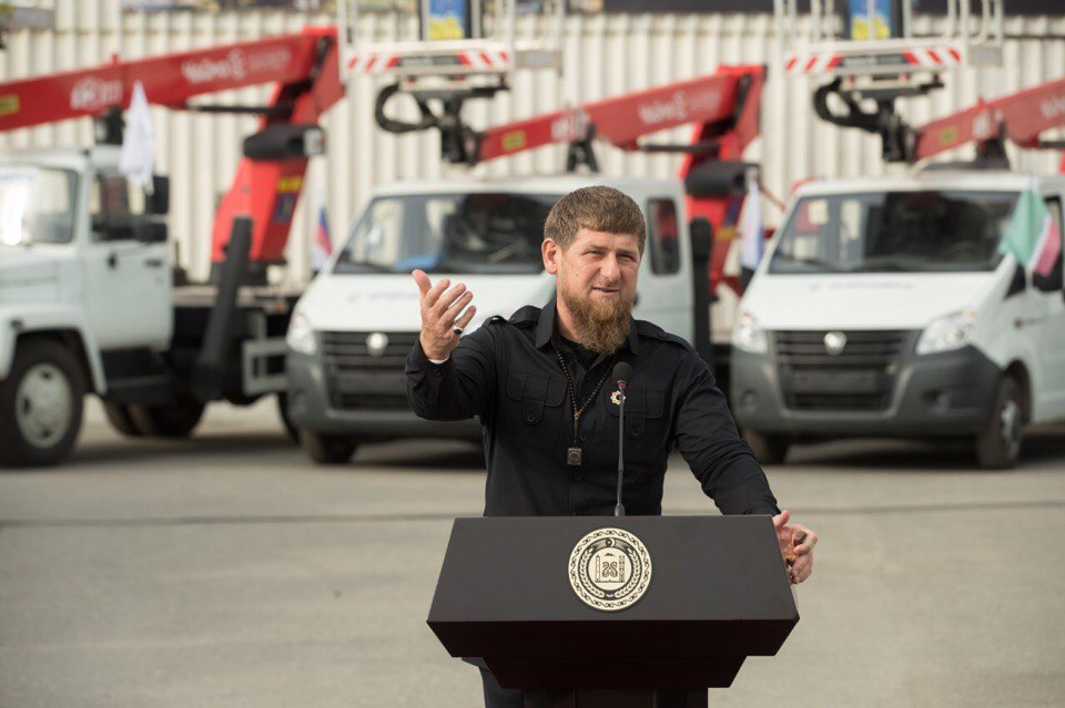 Кадыров иса чеченэнерго. Передача кадырова. Министр чеченской республики по национальной политике. Кадыров иса чеченэнерго. Демильханов.