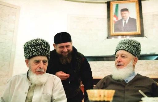 род кадыровых в чечне. кадыров рамзан ахматович. сулим бекмирзаевич ямадаев. кадыров род. рамзан кадыров.