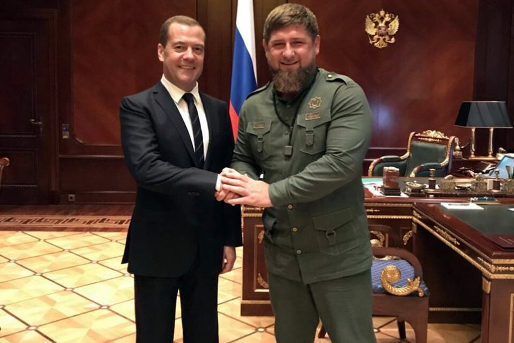 https://www.grozny-inform.ru/LoadedImages/2020/09/14/Kadyrov_Medvedev_10_2017.jpg