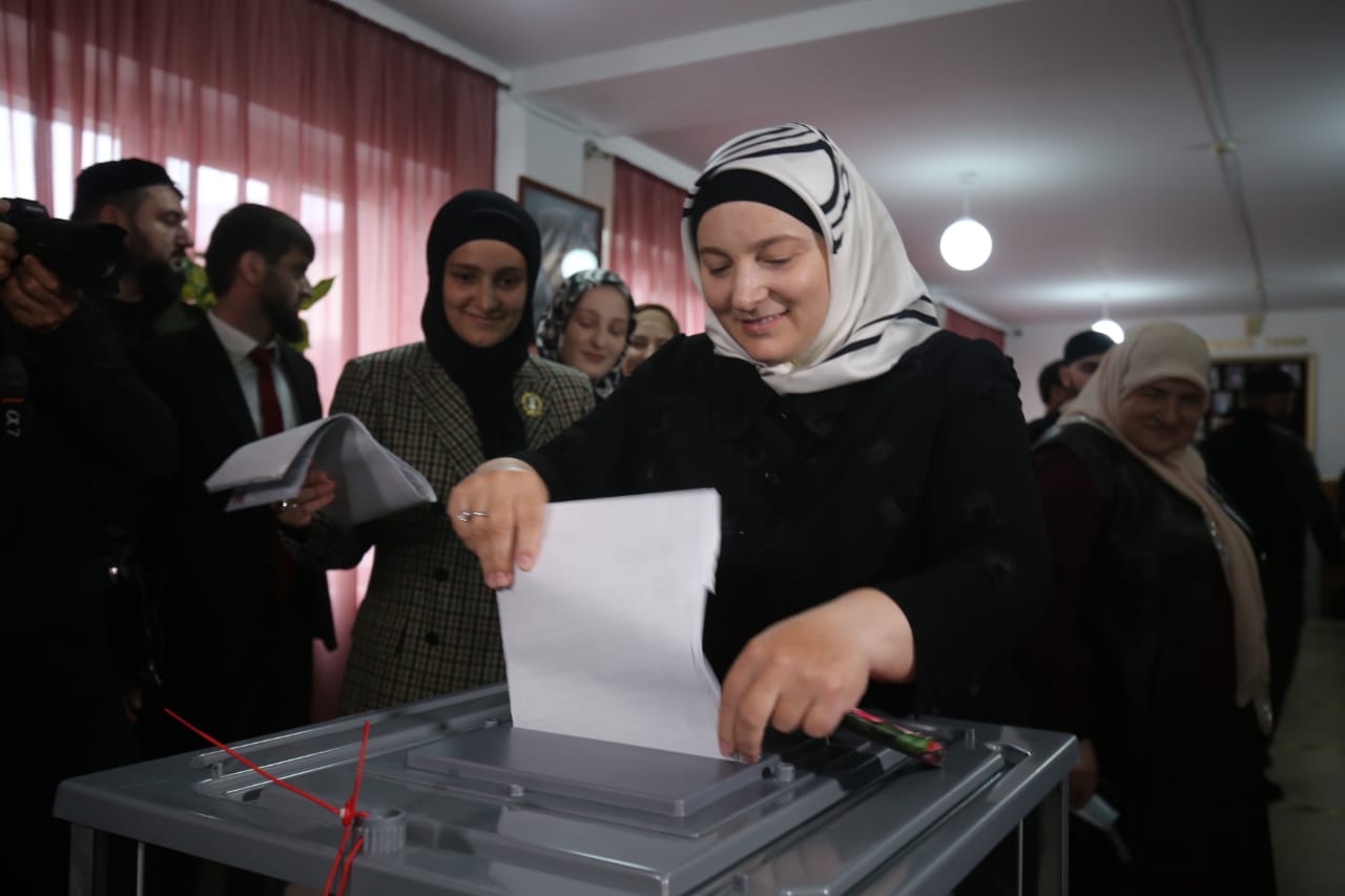 Выборы в чечне 2021. Выборы в чеченской республике. Кадыров на выборах. Выборы в чеченской республике 2009 года. Выборы в чечне.