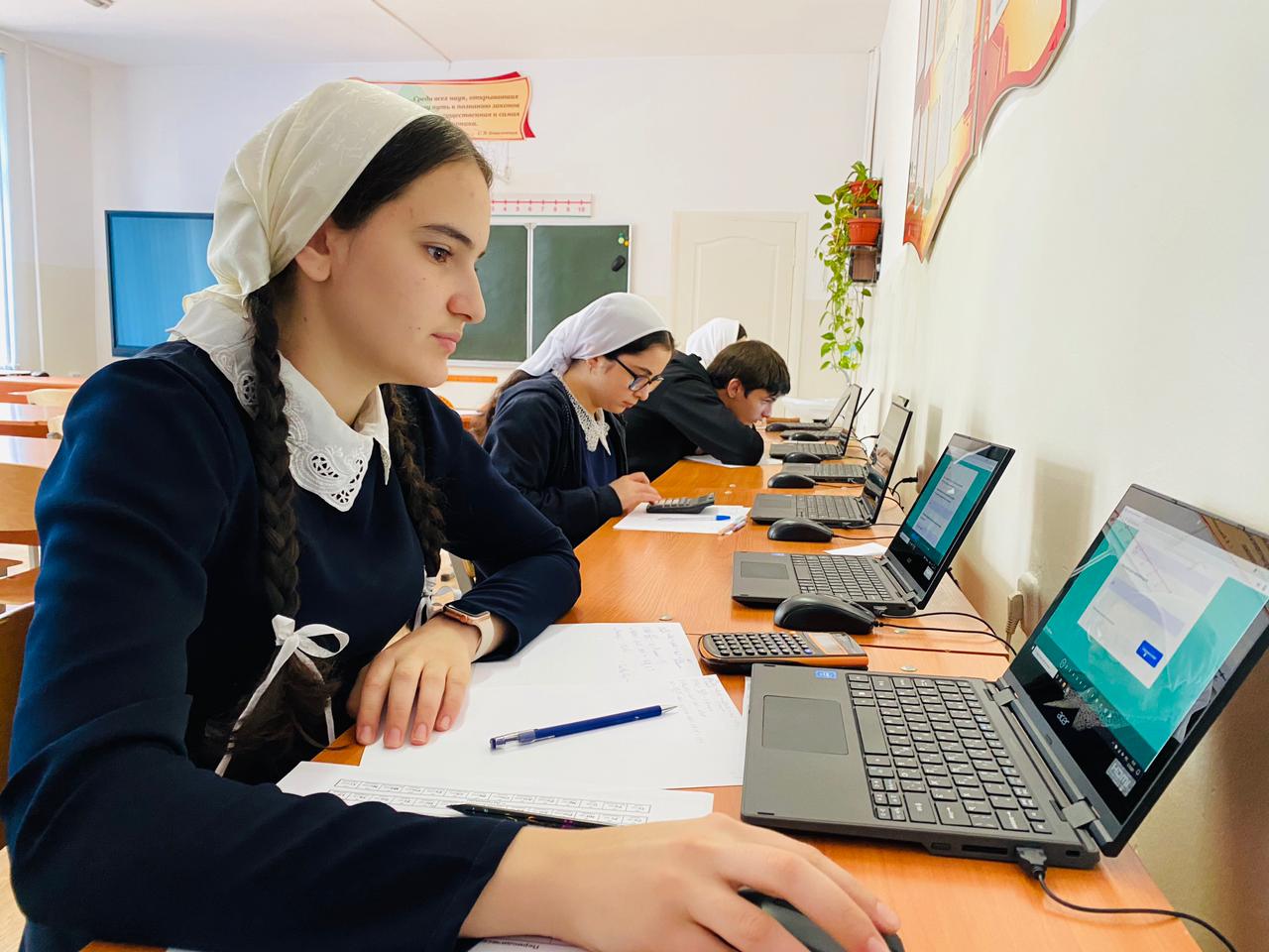 чгу образование грозный. чеченские фото. министр образования чеченской республики. эмблема мэрии грозного. флагманы образования.