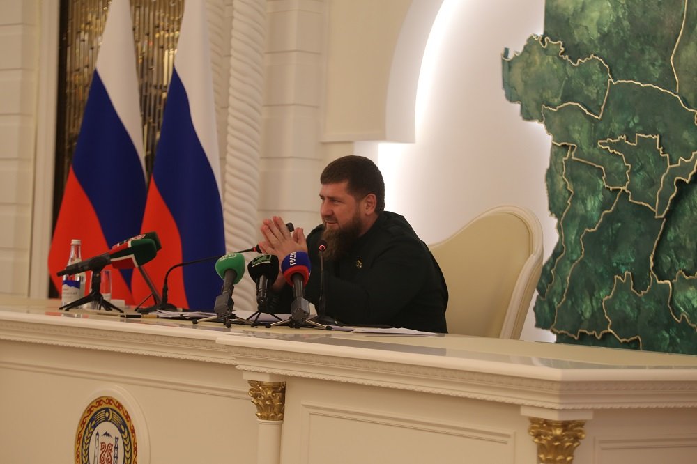 Заместителем главы роспотребнадзора чечни. Кадыров 2023. Кадыров разрешил кровную месть. Кадыров разрешил кровную месть. Кадыров разрешил кровную месть.