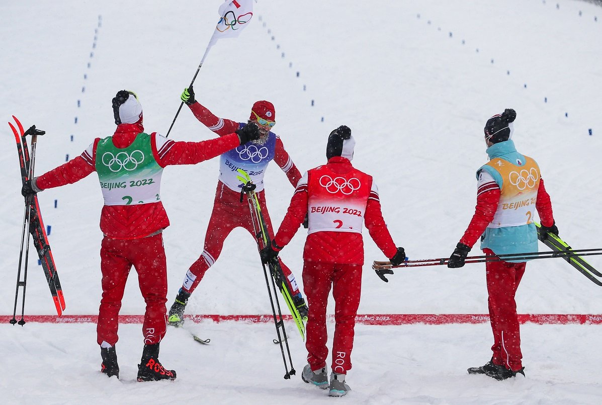 Червоткин большунов спицов устюгов олимпиада 2022. Олимпийские игры 2022 лыжная эстафета. Степанова лыжница олимпиада 2022. Олимпийские игры 2022 лыжная эстафета. Вероника степанова лыжница.