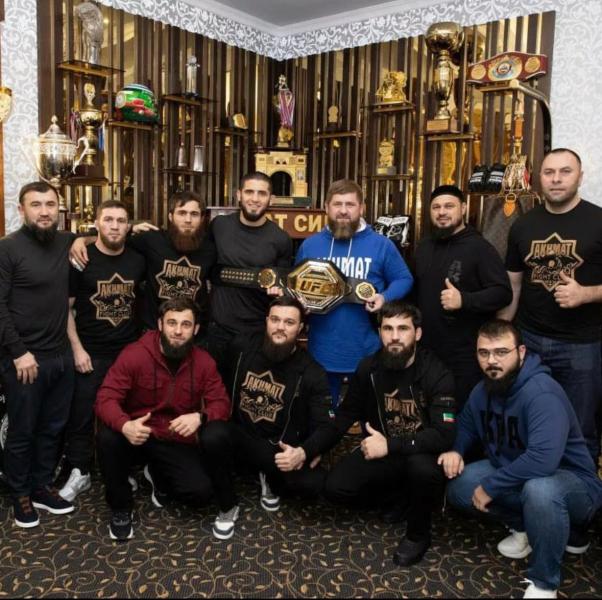 Ислам Махачев привез чемпионский пояс UFC Рамзану Кадырову