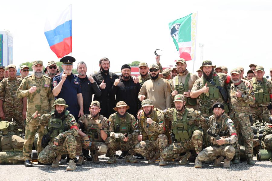 Ахмат как попасть добровольцем. Герой россии доброволец. Ахмат как попасть добровольцем. Чеченский батальон ахмат. Обмундирование добровольцев из чечни.