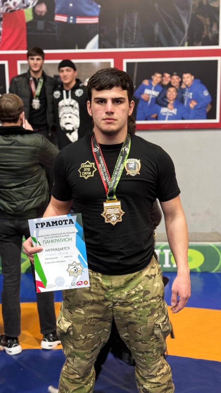 Чеченский омон 1992. Бисаев ахмат грозный. Анзор бисаев командир омона чеченской республики. Бувади султанович дахиев. Саид мухаммед джумаев.