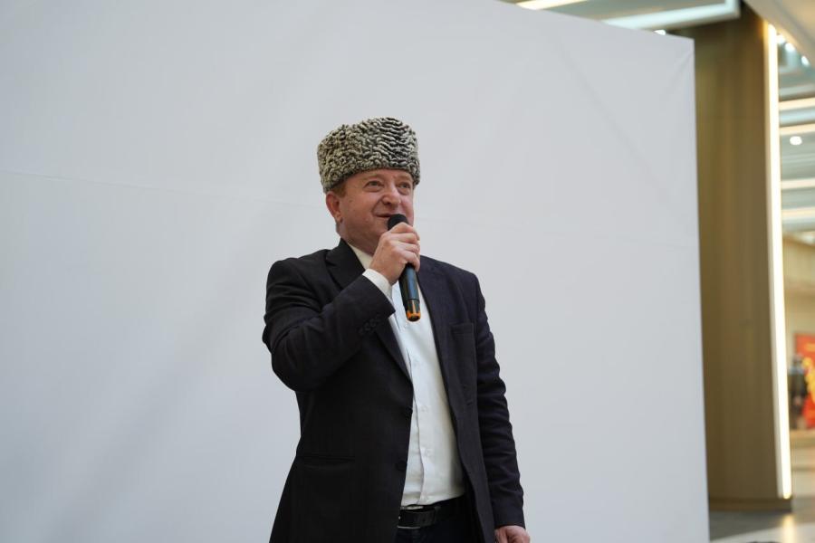 ЧЕЧНЯ. Вечером в ТРЦ «Грозный молл» зазвучала поэзия родного края